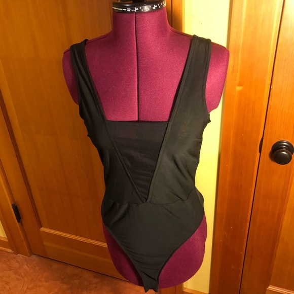 F21 | NWT Black Low-cut Bodysuit - Picture 2 of 6